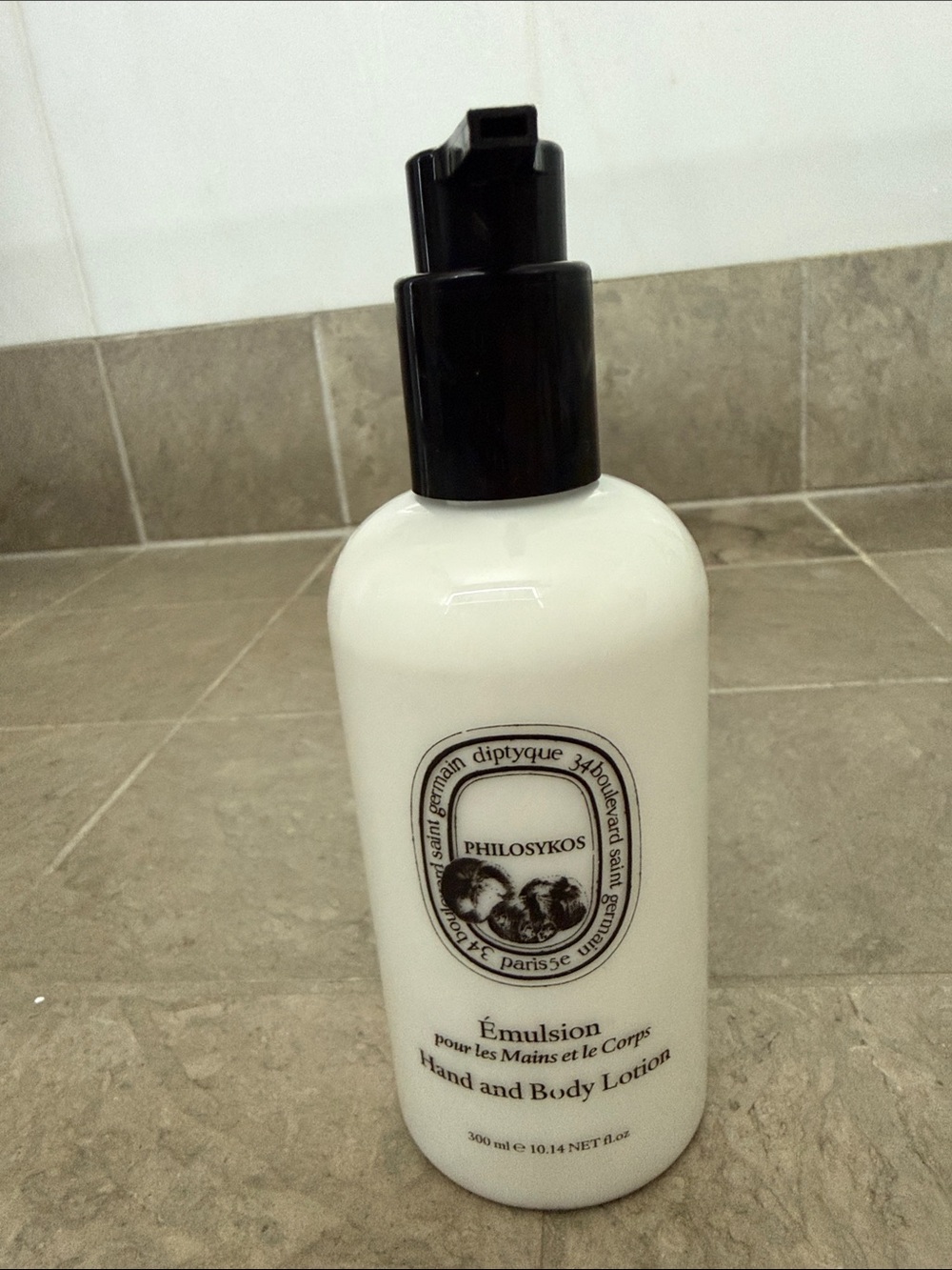 NEVER OPENED diptyque Philosykos Hand & Body Lotion — White and Black